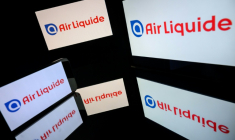 Air Liquide prévoit de renforcer "considérablement" la rémunération de ses actionnaires d'ici 2030, dans le cadre d'un plan stratégique détaillé, quelques semaines après la révélation de l'arrivée à son capital du fonds activiste Elliott ( AFP / Lionel BONAVENTURE )
