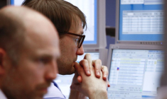 LES BOURSES EUROPÉENNES EN BAISSE À MI-SÉANCE
