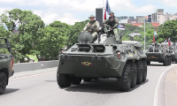 Défilé de chars de l'armée vénézuélienne dans un contexte de tensions avec les Etats-Unis