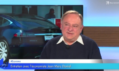 "Les Français ont raison d'épargner, mais ils épargnent mal !" regrette l'économiste Jean-Marc Daniel