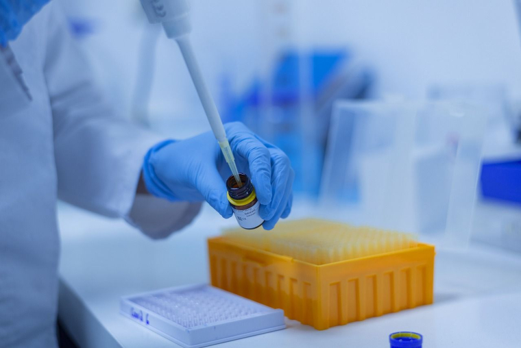 Abionyx annonce que l'Agence Nationale de Sécurité du Médicament (ANSM) a accordé une autorisation d'accès compassionnel (AAC) pour sa bio-HDL (CER-001) pour le traitement du Covid-19. (Photo d'illustration. Crédits photo : Pixabay - fernando zhiminaicela )