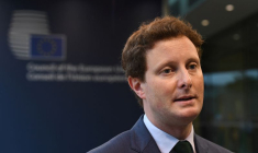 L'EUROPE NE DOIT PAS ÊTRE EXCLUE DES POURPARLERS SUR L'UKRAINE, DIT BEAUNE