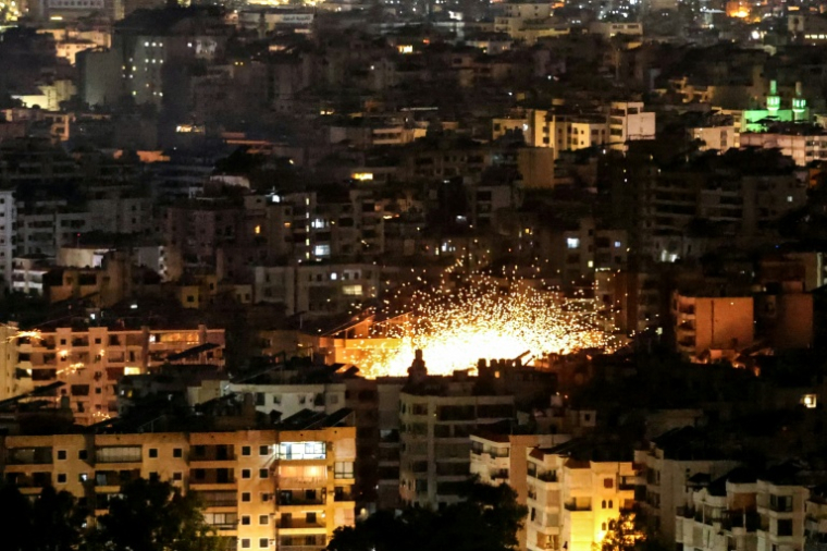 Le site d'une frappe israélienne dans la banlieue sud de Beyrouth, le 5 mars 2026 ( AFP / Ibrahim AMRO )