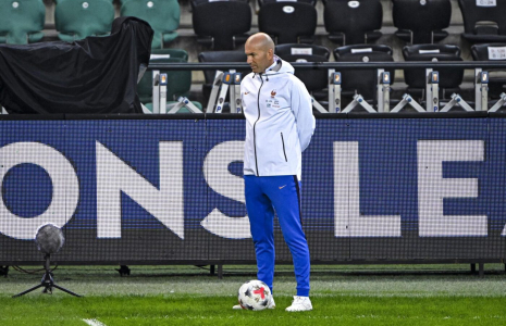 Raphaël Varane raconte quel entraîneur est Zinédine Zidane