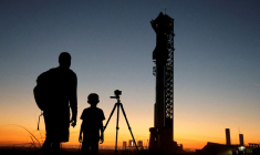 Starship de SpaceX, monté sur sa puissante fusée Super Heavy, est prêt pour le lancement