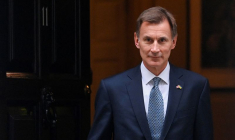 Le ministre britannique des Finances Jeremy Hunt à Downing Street à Londres