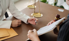 Comment évaluer les droits de succession ? / iStock.com - Worawee Meepian