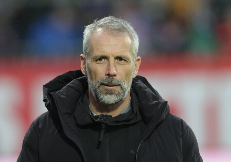 Des banderoles déployées à Kiel à l'encontre de Jürgen Klopp, Marco Rose le défend