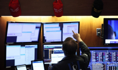 Des traders à la Bourse de New York, en août 2025 (illustration) ( GETTY IMAGES NORTH AMERICA / MICHAEL M. SANTIAGO )