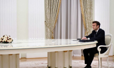 UKRAINE: POUR MACRON, IL EST DANS L'INTÉRÊT DE TOUS DE MAINTENIR LA PAIX EN EUROPE