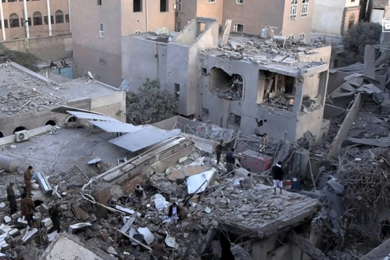 Cette photo diffusée par la télévision Al-Massirah des Houthis montre selon elle des dégâts causés par des frappes israéliennes sur Sanaa,  la capitale yéménite contrôlée par ces rebelles, le 25 septembre 2025 ( AL MASIRAH / - )