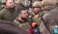 Ukraine : à Boutcha, le président Zelensky dénonce un "génocide"