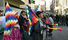 Des paysans manifestent pour exiger la démission du président de la Bolivie, Rodrigo Paz, à La Paz, le 20 mai 2026 ( AFP / AIZAR RALDES )