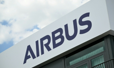 Airbus annonce avoir enregistré la commande annoncée au Salon du Bourget de 100 avions par la compagnie vietnamienne Vietjet Air, la plus grosse de l'année, et a intensifié ses livraisons avec la remise de 78 avions ( AFP / Bertrand GUAY )