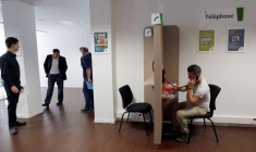 Photo d'archive d'un demandeur d'emploi dans une agence d'emploi à Pessac près de Bordeaux