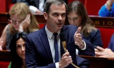 Olivier Véran à Paris le 11 juillet. ( AFP / GEOFFROY VAN DER HASSELT )