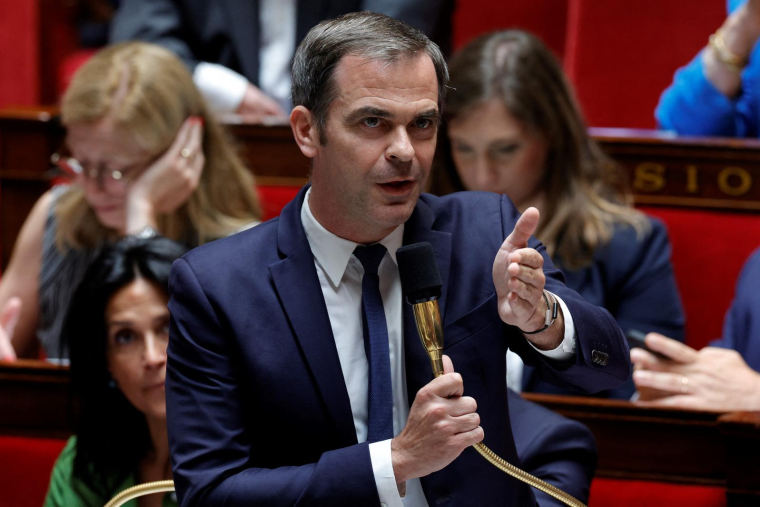 Olivier Véran à Paris le 11 juillet. ( AFP / GEOFFROY VAN DER HASSELT )