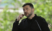Le président ukrainien Volodymyr Zelensky lors d'une conférence de presse après une réunion avec des alliés européens à Kiev, le 10 mai 2025 ( AFP / Genya SAVILOV )