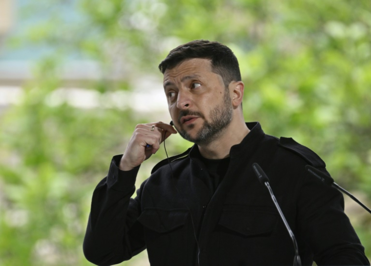 Le président ukrainien Volodymyr Zelensky lors d'une conférence de presse après une réunion avec des alliés européens à Kiev, le 10 mai 2025 ( AFP / Genya SAVILOV )
