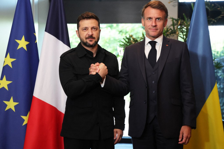 Emmanuel Macron et Volodymyr Zelensky à La Haye le 24 juin 2025. ( POOL / LUDOVIC MARIN )
