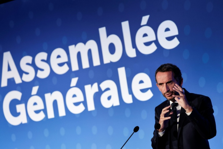 Alexandre Bompard durant l'assemblée générale de Carrefour à Massy dans l'Essone le 22 mai 2026 ( AFP / STEPHANE DE SAKUTIN )