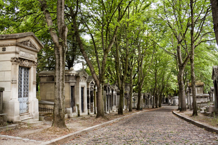 Les cimetières sont des lieux de recueillement, mais également des sites historiques, artistiques et même touristiques. ( crédit photo : Getty Images )