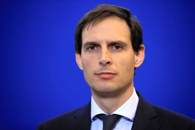 LES BONUS DU DG D'AIR-FRANCE KLM INCOMPATIBLES AVEC UNE AIDE, DIT AMSTERDAM