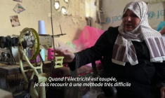 Des couturiers de Gaza transforment les déchets en robes pour enfants