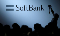 LE BÉNÉFICE DE SOFTBANK BONDIT DE 50%
