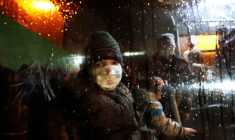 UKRAINE: LES SÉPARATISTES DE L'EST ÉVACUENT DES CIVILS VERS LA RUSSIE