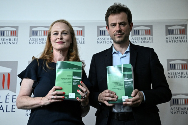 Violette Spillebout et Paul Vannier à Paris le 2 juillet 2025 ( AFP / JULIEN DE ROSA )
