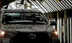 TOYOTA PRÉVOIT UNE BAISSE DE 20% DE SON BÉNÉFICE FACE À LA HAUSSE DU COÛT DES MATIÈRES PREMIÈRES