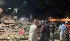 Un immeuble s’effondre à Caracas, après un séisme de 7,2