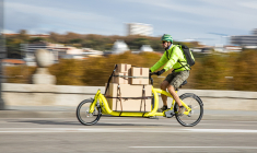 Une récente étude sur l'optimisation des livraisons urbaines se basant sur des vélos cargos est un exemple concret. (crédit : Adobe Stock)