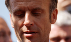 FRANCE 2022: POUR MACRON, LE DEUXIÈME TOUR SERA "UN RÉFÉRENDUM" SUR L'EUROPE ET SUR LA RÉPUBLIQUE