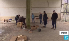 Ukraine : les combats s'intensifient dans l'est, mais la vie continue à Kharkiv