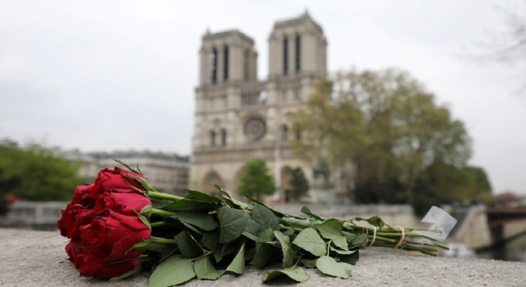 La cathédrale Notre-Dame de Paris a pris feu dans la soirée du lundi 15 avril. (© L. Martin / AFP)