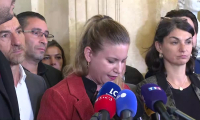 Non-censure: LFI appelle les électeurs du PS à "rompre les rangs"