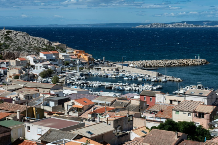 Vue du quartier "Les Goudes", dans le 8e arrondissement de Marseille, à l'entrée sud de la ville et du parc national des Calanques, le 11 septembre 2025 ( AFP / Miguel MEDINA )