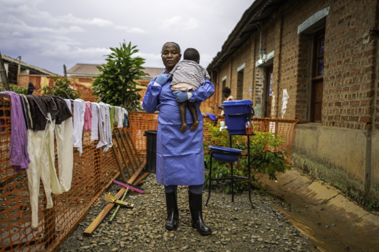 Marie Bakikula, une nourrice dans une pouponnière soutenue par l'Unicef, à Mongbwalu, dans le nord-est de la RDC, le 10 octobre 2026 ( AFP / MARIE RUWET )
