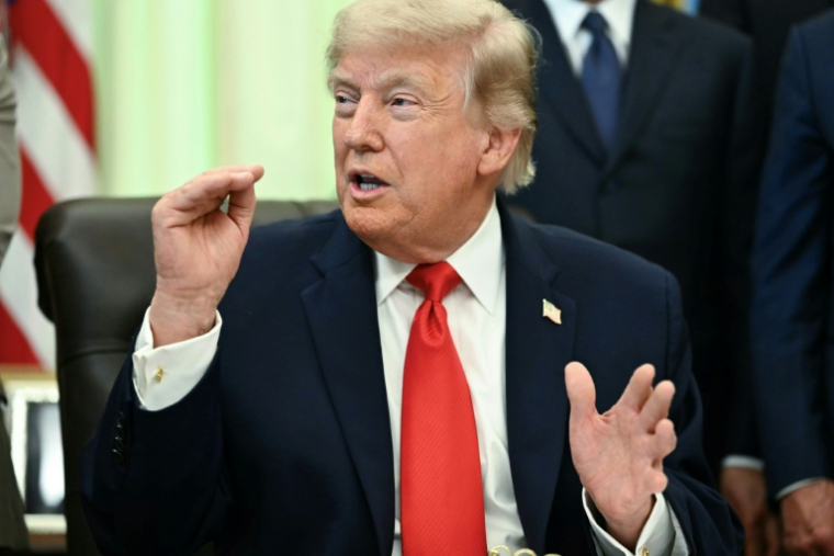Le président américain Donald Trump dans le Bureau ovale de la Maison Blanche, le 11 juin 2026 à Washington ( AFP / Kent NISHIMURA )