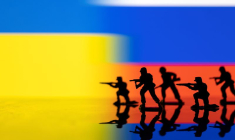 L'illustration montre des figurines de l'armée sur fond de couleurs des drapeaux ukrainien et russe