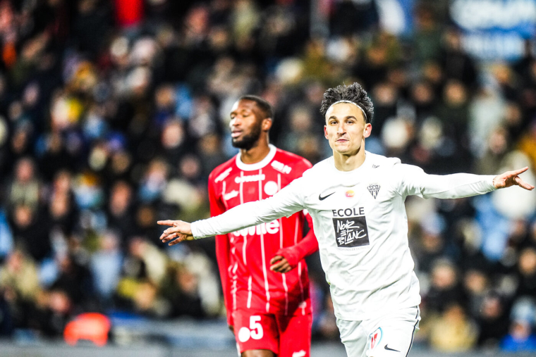 Le SCO enterre Montpellier, Strasbourg écoeure Toulouse