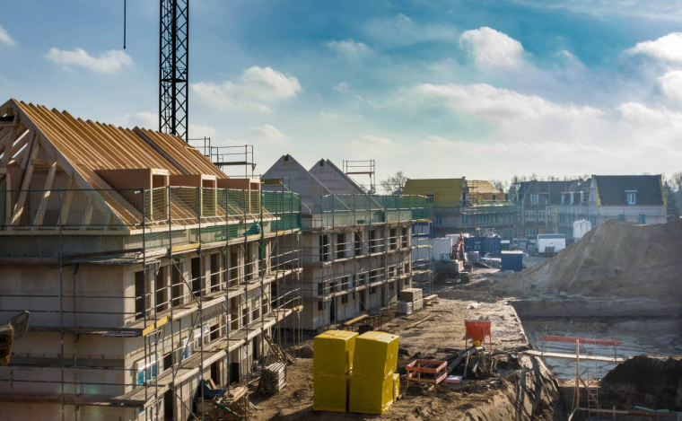 Le marché de l'immobilier neuf poursuit sa chute-iStock-Lichtwolke