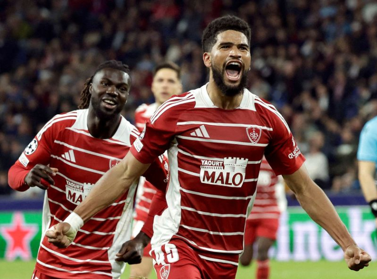 Mahdi Camara, de Brest, célèbre son deuxième but face au FC Salzbourg