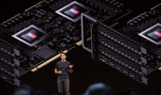 John Ternus à San José, aux États-Unis, le 3 juin 2019. ( AFP / BRITTANY HOSEA-SMALL )