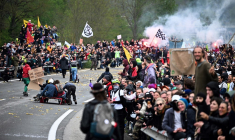 ( AFP / LIONEL BONAVENTURE )