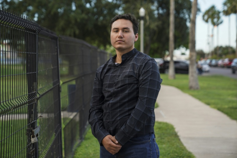 Diego Ayala, propriétaire d'une entreprise de jardinage, le 24 octobre 2026 à McAllen, au Texas ( AFP / Gabriel V. Cardenas )