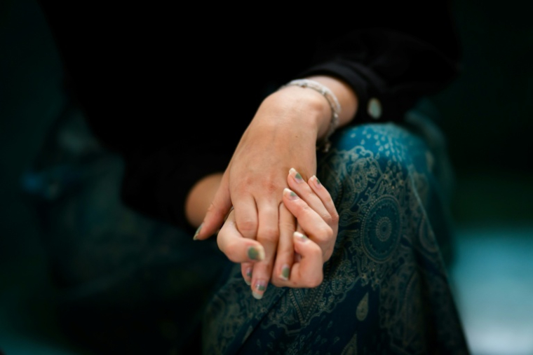 Parmi les Français concernés par des problèmes de santé mentale en 2026, 64% des 18-24 ans disent avoir été confrontés à des "délais d'attente trop longs" pour accéder à un psychiatre ( AFP / Loic VENANCE )