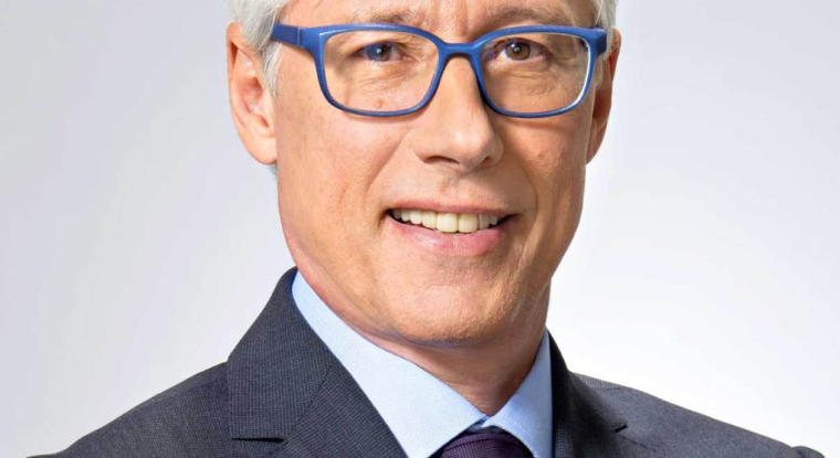 En mettant la main sur Medivation, le directeur général de Sanofi, Olivier Brandicourt veut redonner du tonus à la croissance du groupe français. (© Sanofi)